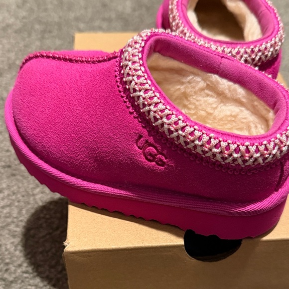 UGG Pink Tasman - Picture 2 of 3